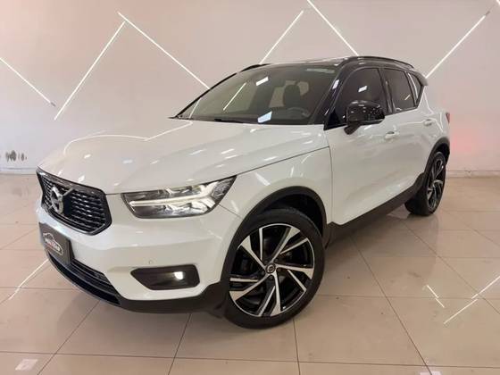VOLVO XC40 2.0 T5 GASOLINA MOMENTUM AWD GEARTRONIC