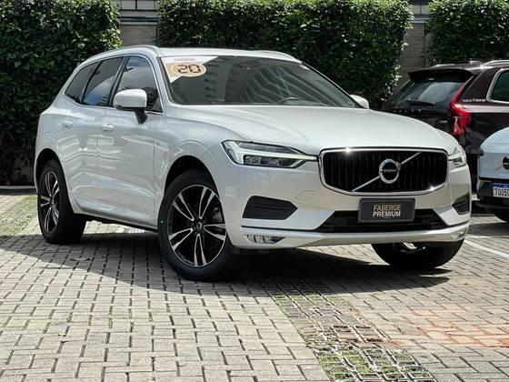 VOLVO XC40 2.0 T5 GASOLINA MOMENTUM AWD GEARTRONIC