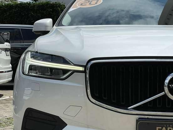 VOLVO-XC40-2019
