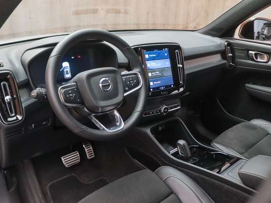 VOLVO-XC40-P8 RECHARGE ELECTRIC BEV PURE AWD VOLVO-XC40-2021