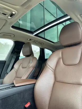 VOLVO-XC60-2.0 T5 GASOLINA MOMENTUM AWD GEARTRONIC VOLVO-XC60-2018