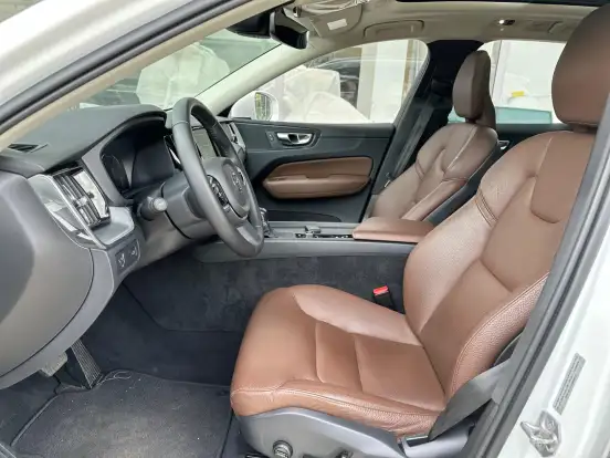 VOLVO-XC60-2018