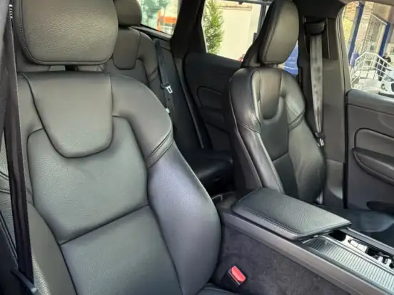 VOLVO-XC60-2.0 T5 GASOLINA MOMENTUM AWD GEARTRONIC VOLVO-XC60-2019