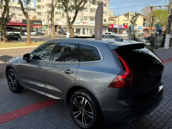 VOLVO-XC60-2.0 T5 GASOLINA MOMENTUM AWD GEARTRONIC VOLVO-XC60-2019