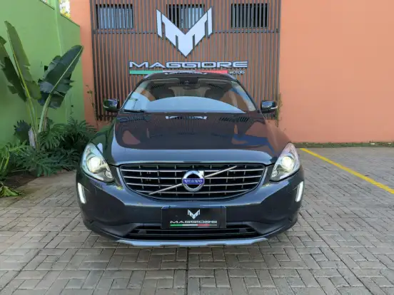 VOLVO-XC60-2016