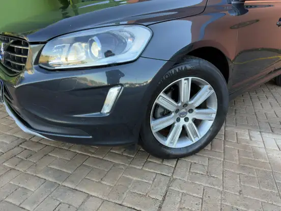VOLVO-XC60-2016