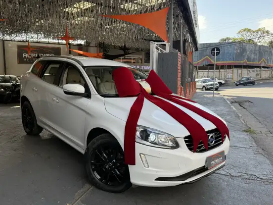 VOLVO-XC60-2015