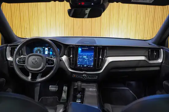VOLVO-XC60-2019