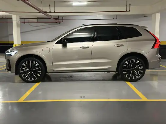 VOLVO-XC60-2.0 T8 PHEV ULTRA DARK AWD GEARTRONIC VOLVO-XC60-2025