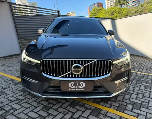 VOLVO-XC60-2021