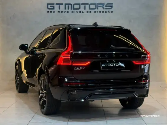 VOLVO-XC60-2023