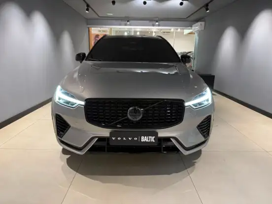VOLVO-XC60-2023