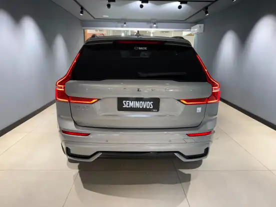 VOLVO-XC60-2023