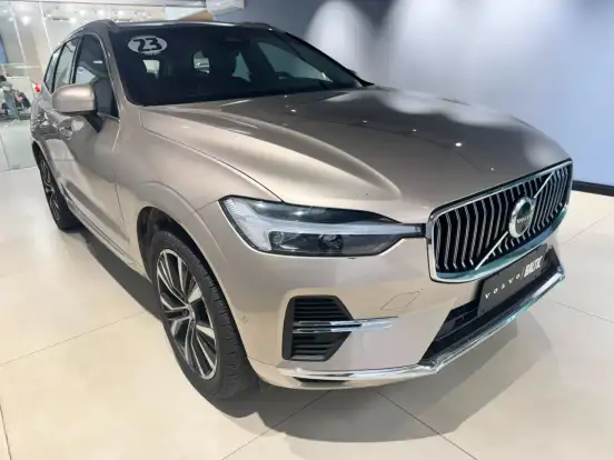 VOLVO-XC60-2022