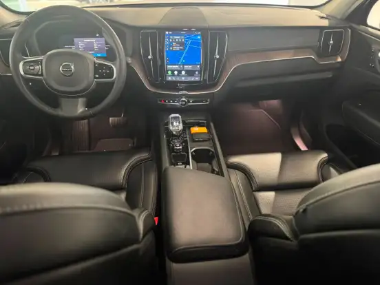 VOLVO-XC60-2022