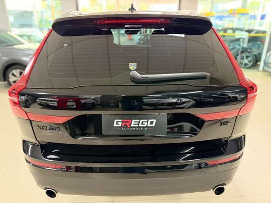VOLVO-XC60-2.0 T5 GASOLINA MOMENTUM AWD GEARTRONIC VOLVO-XC60-2018