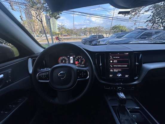 VOLVO-XC60-2.0 T5 GASOLINA MOMENTUM AWD GEARTRONIC VOLVO-XC60-2020
