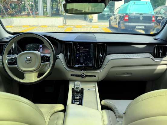VOLVO-XC60-2019