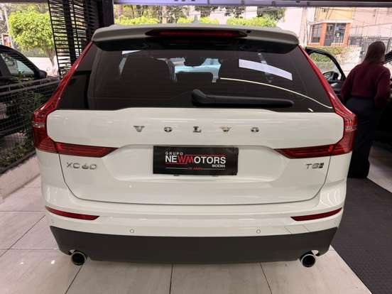 VOLVO-XC60-2.0 T8 HYBRID MOMENTUM AWD GEARTRONIC VOLVO-XC60-2020
