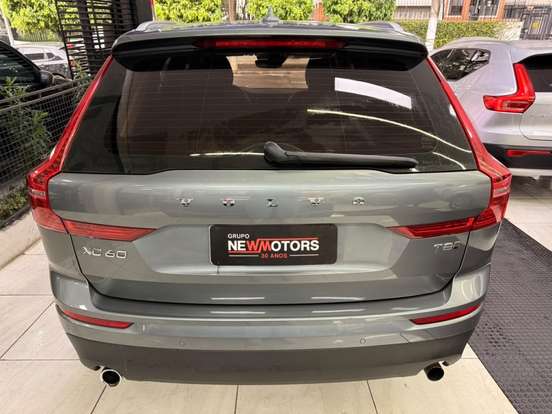 VOLVO-XC60-2020