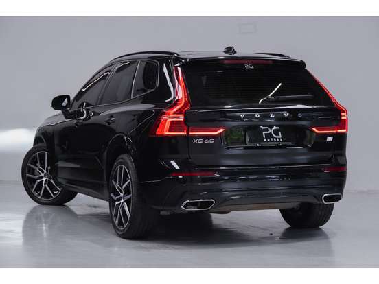 VOLVO-XC60-2021