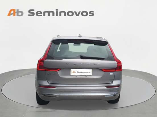 VOLVO-XC60-2023