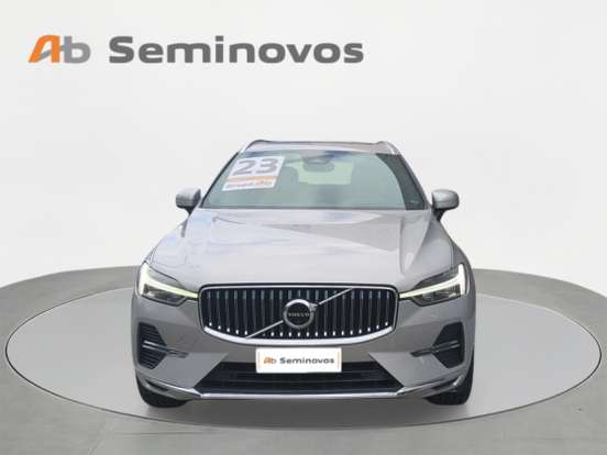 VOLVO-XC60-2023