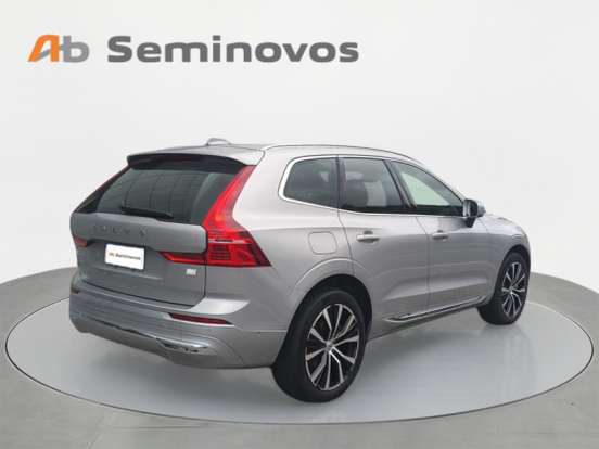 VOLVO-XC60-2023