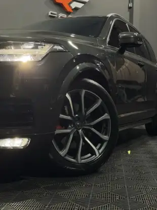 VOLVO-XC90-2018