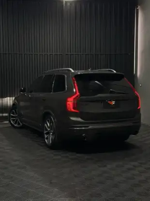 VOLVO-XC90-2018