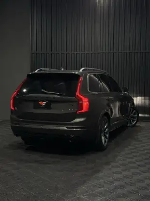 VOLVO-XC90-2018
