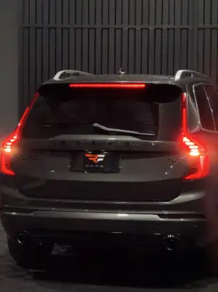 VOLVO-XC90-2018