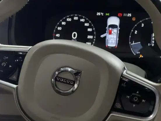 VOLVO-XC90-2.0 T6 GASOLINA MOMENTUM AWD GEARTRONIC VOLVO-XC90-2018