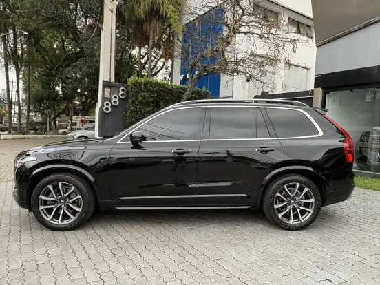 VOLVO-XC90-2017