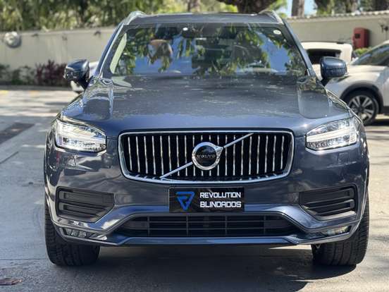VOLVO-XC90-2019