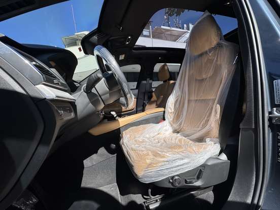 VOLVO-XC90-2019