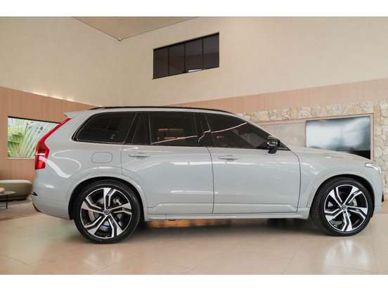 VOLVO-XC90-2023