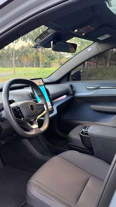VOLVO-EX30-2024