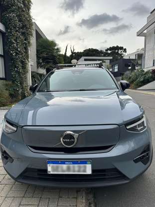 VOLVO-XC40-2023