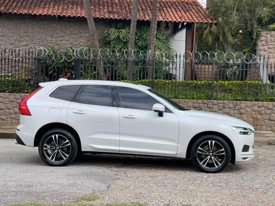 VOLVO-XC60-2.0 T5 GASOLINA MOMENTUM AWD GEARTRONIC VOLVO-XC60-2018
