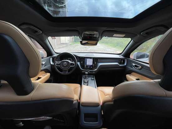 VOLVO-XC60-2.0 T5 GASOLINA MOMENTUM AWD GEARTRONIC VOLVO-XC60-2018