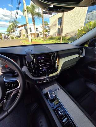 VOLVO-XC60-2021