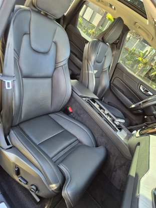 VOLVO-XC60-2021