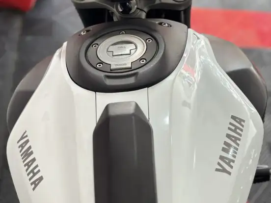 YAMAHA-MT-07 YAMAHA-MT-07-2015