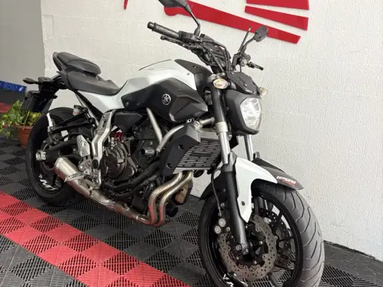 YAMAHA-MT-07 YAMAHA-MT-07-2015