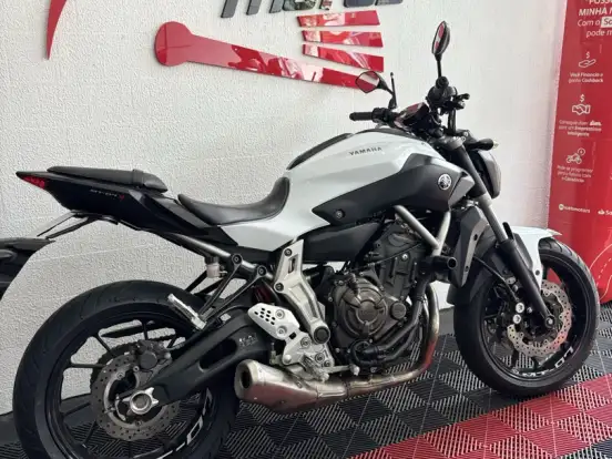 YAMAHA-MT-07 YAMAHA-MT-07-2015