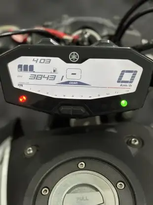 YAMAHA-MT-07-2015