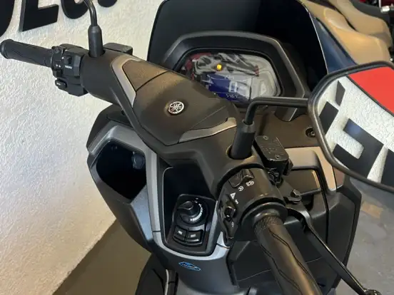 YAMAHA-NMAX CONNECTED 160 ABS YAMAHA-NMAX CONNECTED 160 ABS-2025