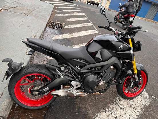 YAMAHA-MT-09-2022