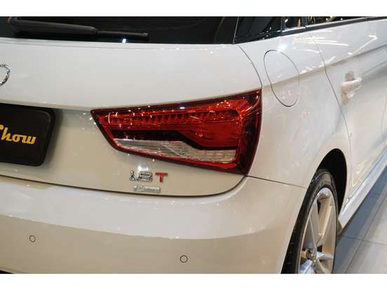 AUDI-A1-1.8 TFSI SPORTBACK AMBITION GASOLINA 4P S-TRONIC AUDI-A1-2015